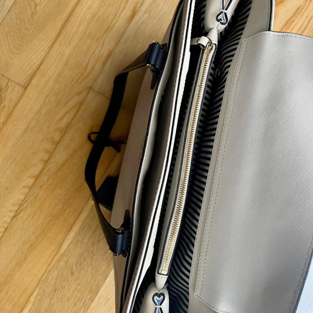 Kate Spade light blue and white tote bag - Picture 3 of 8